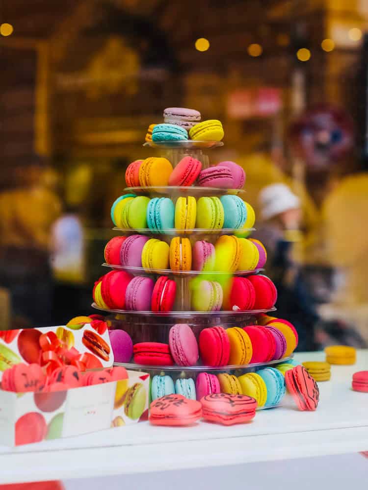 Decorated macarons in Rome