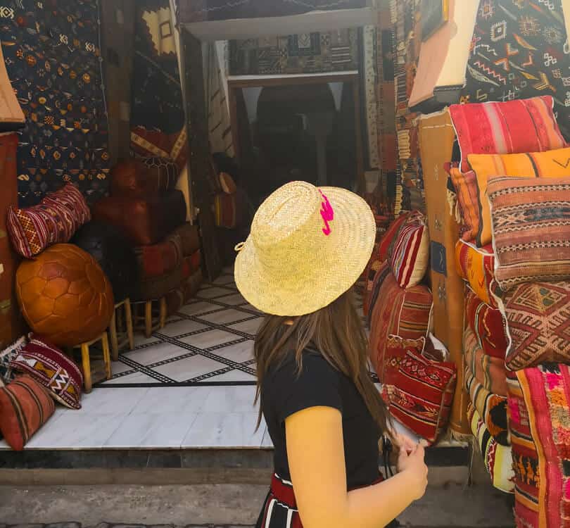 Girl shopping in marrakech