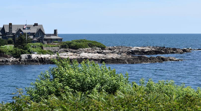House next to sea in Kennebunkport