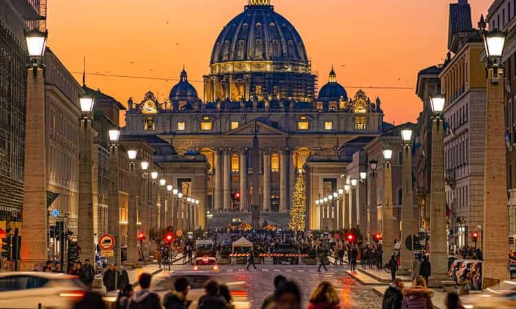 People walking to Vatican City